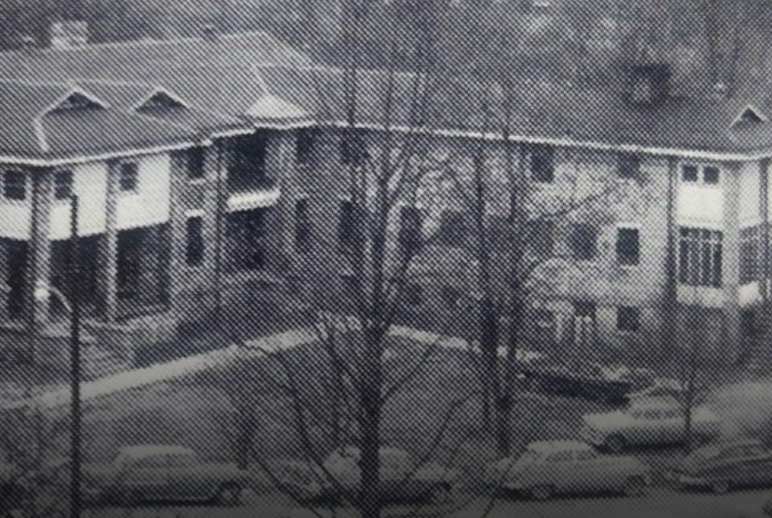 Exterior photo of the University of Wise in 1954