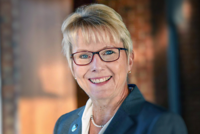 Portrait of Donna Price Henry